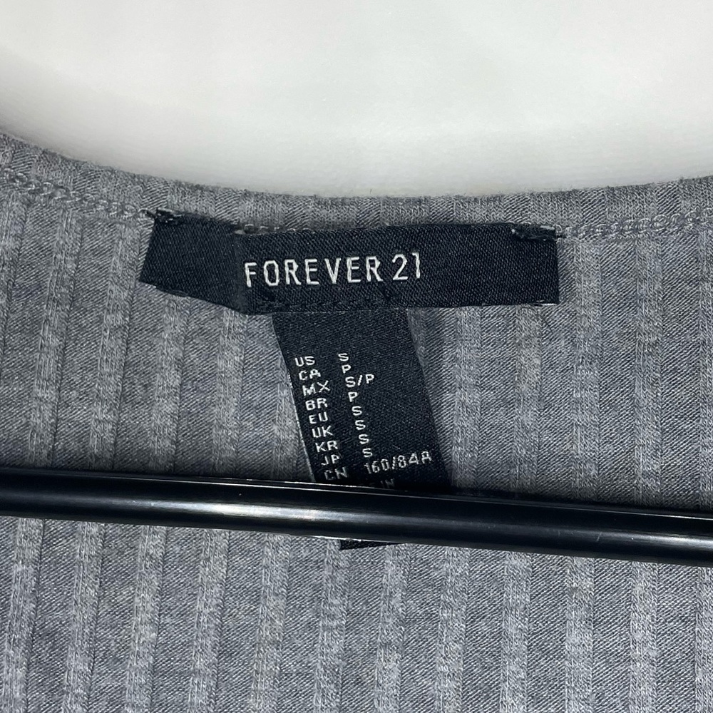 F21 Basic Gray Ribbed Crop Tank Top - Picture 4 of 4